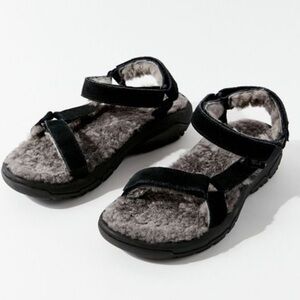 Teva HURRICANE SHEARLING Sandals Men’s size 10